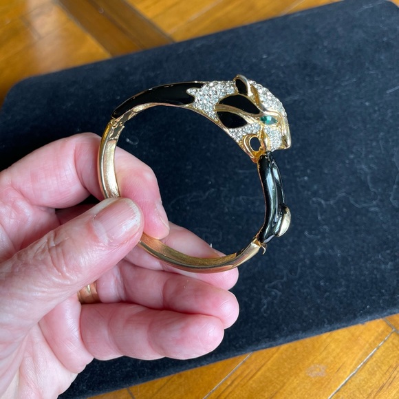 Vintage Jaguar enameled and rhinestone bangle bracelet. Perfect condition - Picture 4 of 5